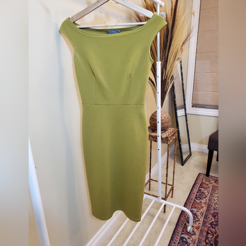 LOVE Flattering Green Bodycon Dress Sz. XS